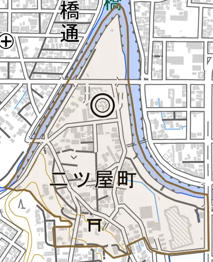 二ツ屋町とその周辺の地図。町の範囲を重ねている
