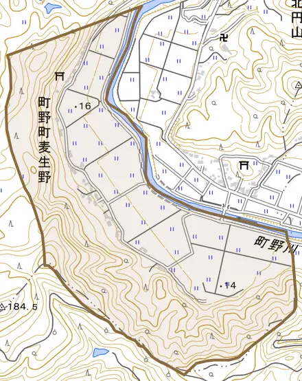 町野町麦生野とその周辺の地図。町の範囲を重ねている