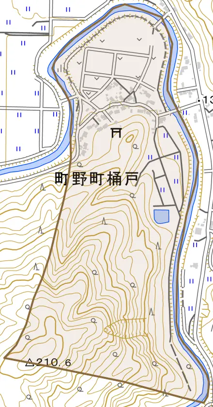 町野町桶戸とその周辺の地図。町の範囲を重ねている
