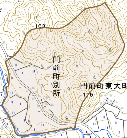 門前町別所とその周辺の地図。町の範囲を重ねている
