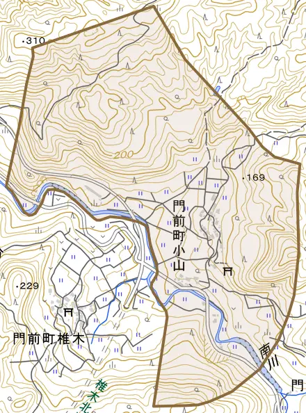 門前町小山とその周辺の地図。町の範囲を重ねている