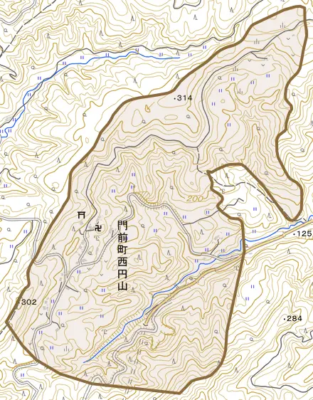 門前町西円山とその周辺の地図。町の範囲を重ねている