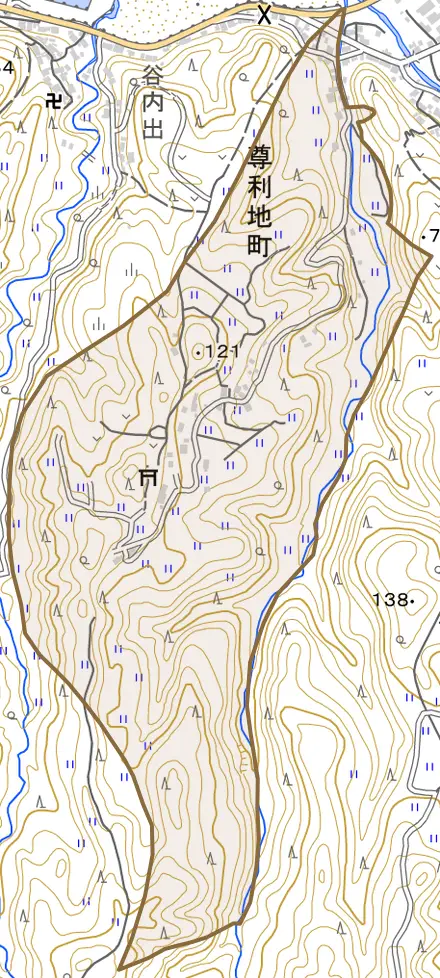 尊利地町とその周辺の地図。町の範囲を重ねている