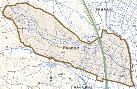 石鳥谷町富沢とその周辺の地図。町の範囲を重ねている