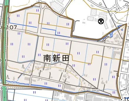 南新田とその周辺の地図。町の範囲を重ねている