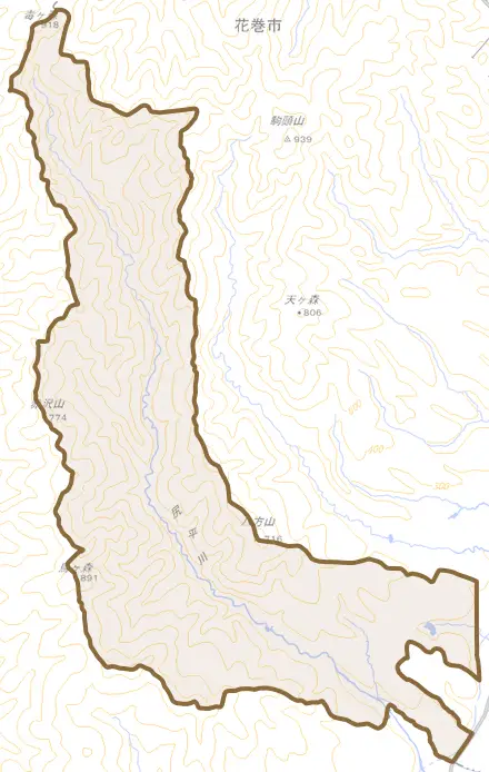 尻平川とその周辺の地図。町の範囲を重ねている