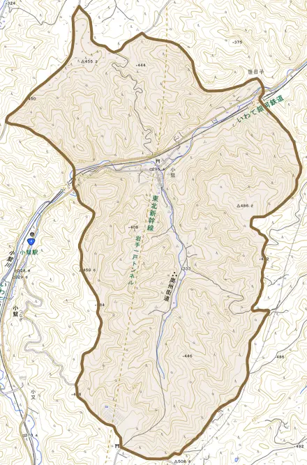 小繋とその周辺の地図。町の範囲を重ねている