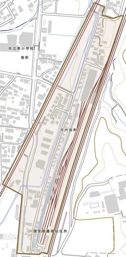 千代田町とその周辺の地図。町の範囲を重ねている