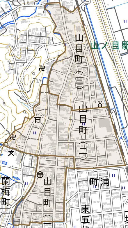 山目町とその周辺の地図。町の範囲を重ねている