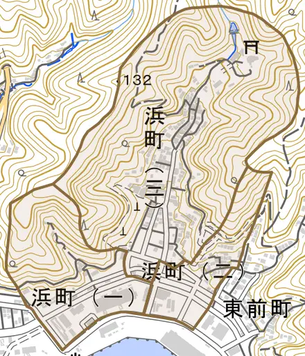 浜町とその周辺の地図。町の範囲を重ねている