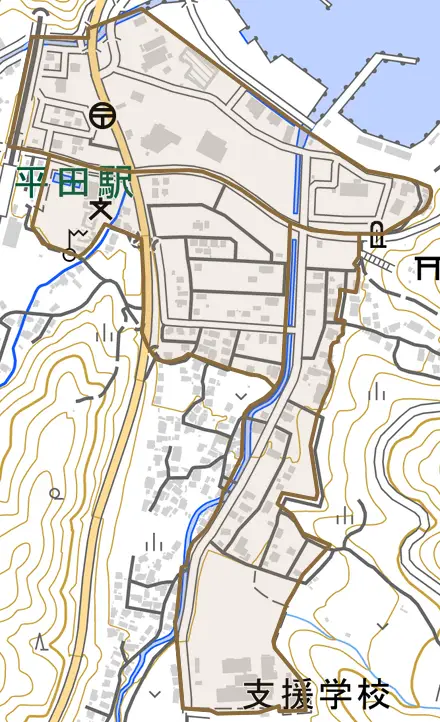 平田町とその周辺の地図。町の範囲を重ねている