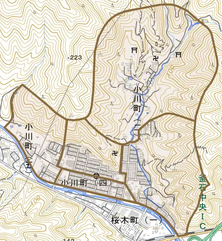 小川町とその周辺の地図。町の範囲を重ねている