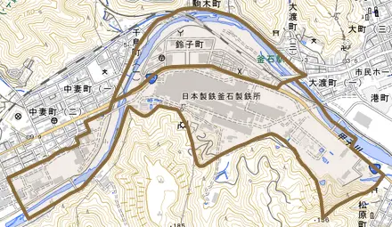 鈴子町とその周辺の地図。町の範囲を重ねている