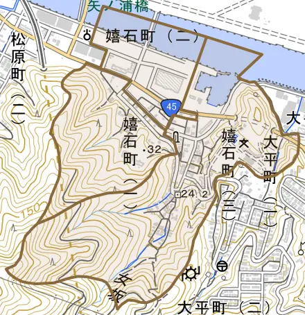 嬉石町とその周辺の地図。町の範囲を重ねている