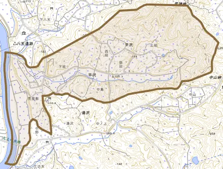 平沢とその周辺の地図。町の範囲を重ねている