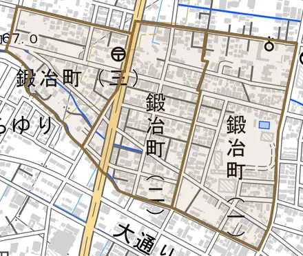 鍛冶町とその周辺の地図。町の範囲を重ねている