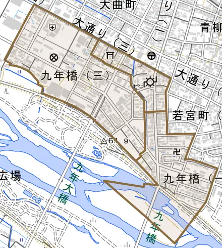 九年橋とその周辺の地図。町の範囲を重ねている