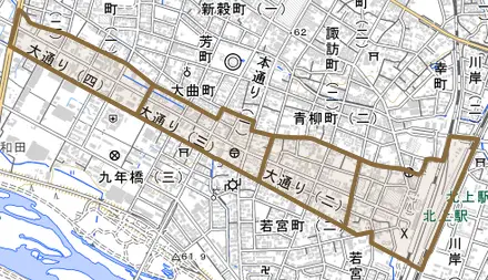 大通りとその周辺の地図。町の範囲を重ねている