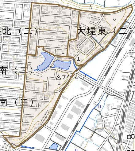 大堤東とその周辺の地図。町の範囲を重ねている