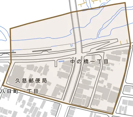 中の橋とその周辺の地図。町の範囲を重ねている