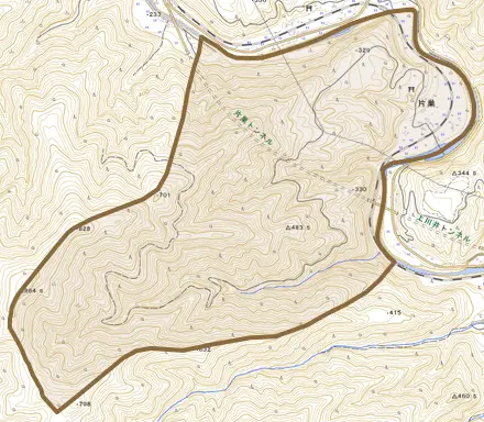 片巣とその周辺の地図。町の範囲を重ねている