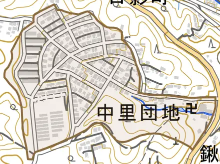 中里団地とその周辺の地図。町の範囲を重ねている