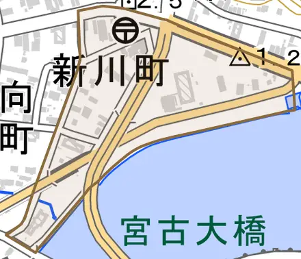 新川町とその周辺の地図。町の範囲を重ねている