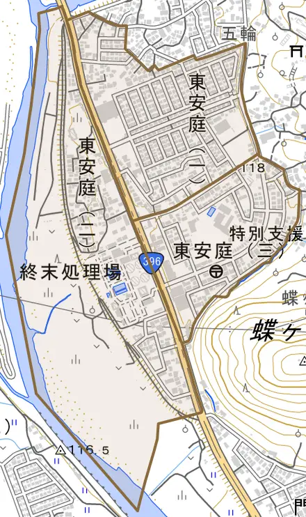 東安庭とその周辺の地図。町の範囲を重ねている