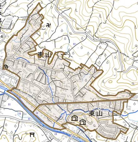 東山とその周辺の地図。町の範囲を重ねている