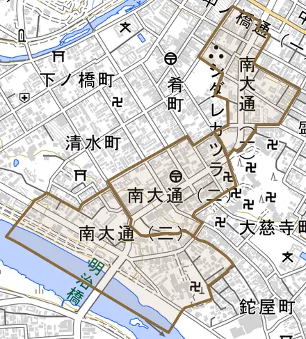 南大通とその周辺の地図。町の範囲を重ねている