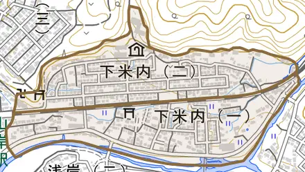 下米内とその周辺の地図。町の範囲を重ねている
