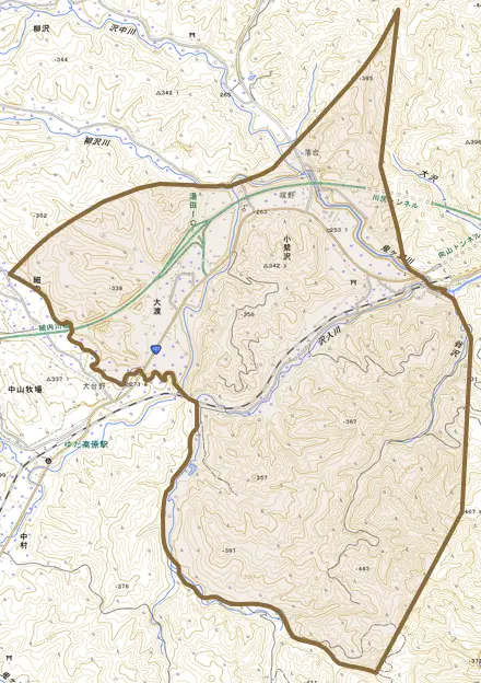 小繋沢とその周辺の地図。町の範囲を重ねている