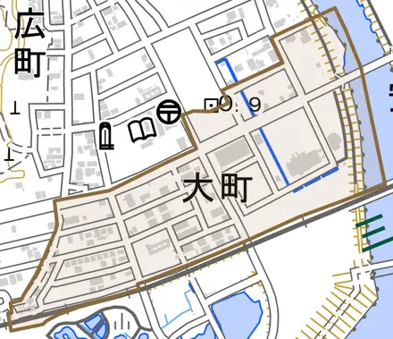 大町とその周辺の地図。町の範囲を重ねている