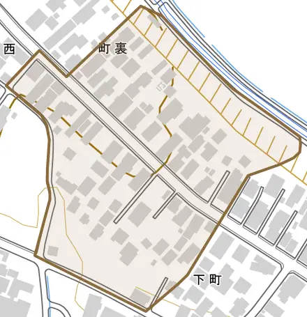 下町とその周辺の地図。町の範囲を重ねている