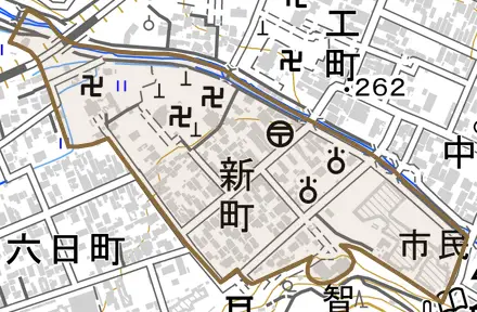 新町とその周辺の地図。町の範囲を重ねている