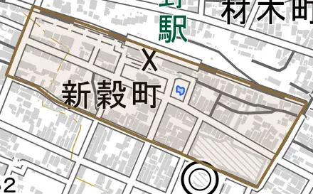 新穀町とその周辺の地図。町の範囲を重ねている