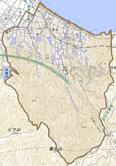 坂元とその周辺の地図。町の範囲を重ねている
