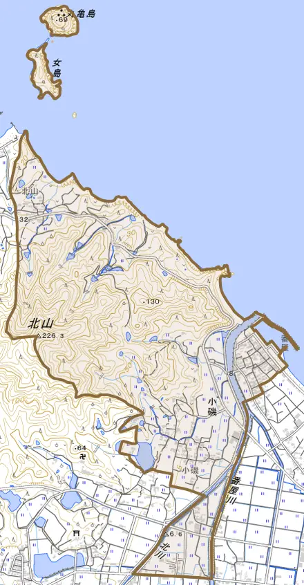 小磯とその周辺の地図。町の範囲を重ねている