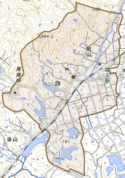 帆山とその周辺の地図。町の範囲を重ねている