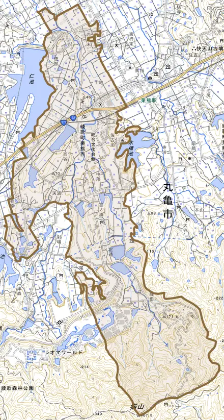 綾歌町栗熊西とその周辺の地図。町の範囲を重ねている