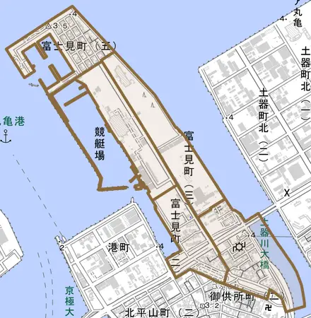 富士見町とその周辺の地図。町の範囲を重ねている