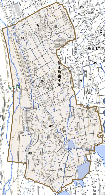 飯山町東小川とその周辺の地図。町の範囲を重ねている