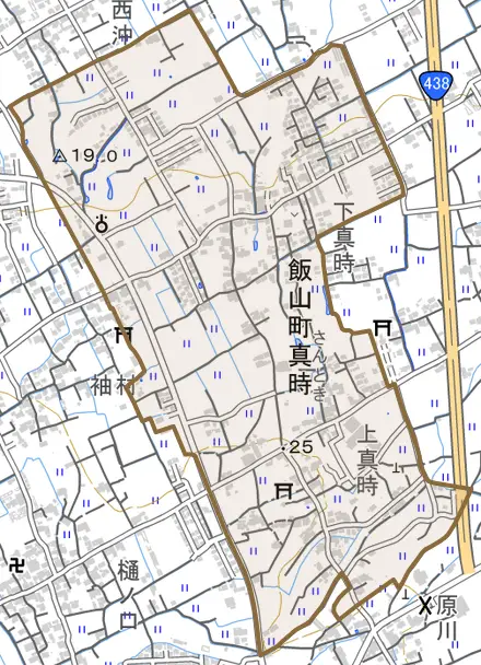 飯山町真時とその周辺の地図。町の範囲を重ねている