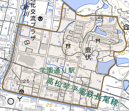 大字鹿伏とその周辺の地図。町の範囲を重ねている