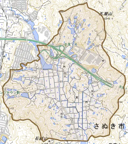 末とその周辺の地図。町の範囲を重ねている