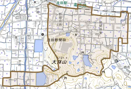 造田野間田とその周辺の地図。町の範囲を重ねている