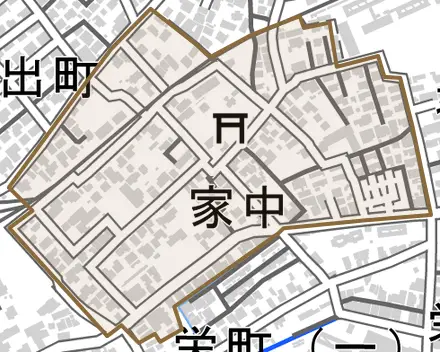 家中とその周辺の地図。町の範囲を重ねている