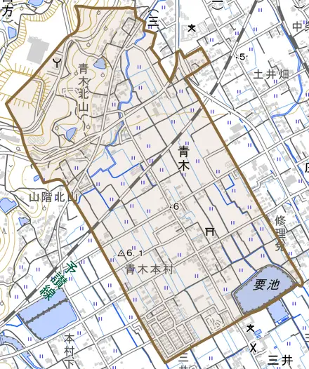 大字青木とその周辺の地図。町の範囲を重ねている