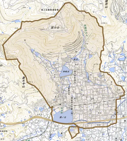国分寺町国分とその周辺の地図。町の範囲を重ねている