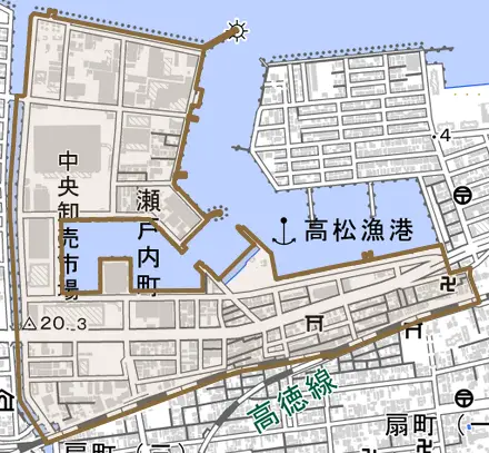 瀬戸内町とその周辺の地図。町の範囲を重ねている